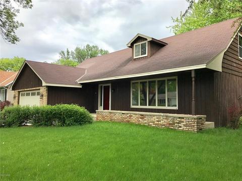 1107 16 St SW, Willmar, MN 56201 photo 3