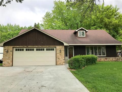 1107 16 St SW, Willmar, MN 56201 photo 2