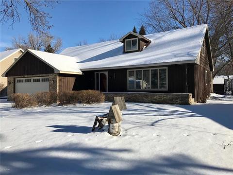 1107 16 St SW, Willmar, MN 56201 photo 1