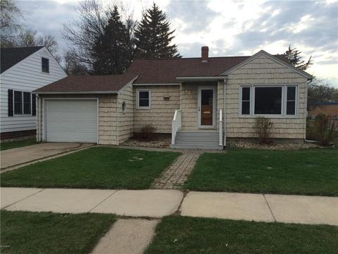 620 S 4th St, Marshall, MN 56258 photo 1
