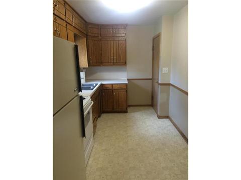 620 S 4th St, Marshall, MN 56258 photo 9