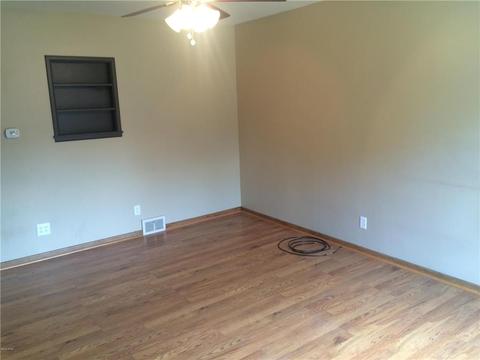 620 S 4th St, Marshall, MN 56258 photo 7