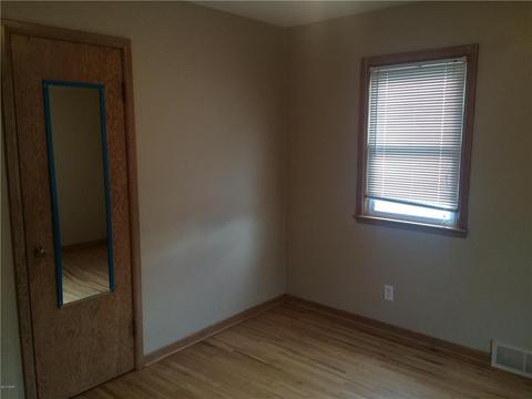620 S 4th St, Marshall, MN 56258 photo 11