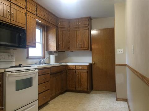 620 S 4th St, Marshall, MN 56258 photo 10