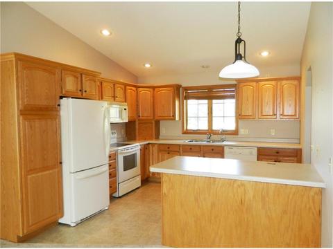 1308 23rd St SE, Willmar, MN 56201 photo 4