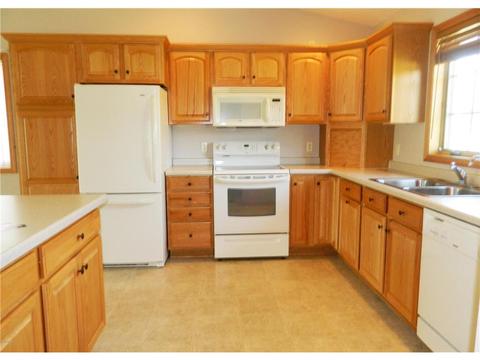 1308 23rd St SE, Willmar, MN 56201 photo 3