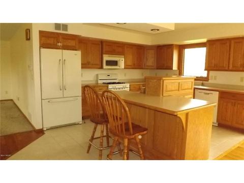 530 3rd St E, Madison, MN 56256 photo 8