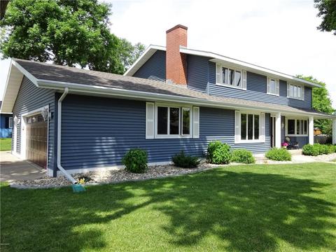 702 S Bruce St, Marshall, MN 56258 photo 1