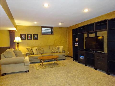 702 S Bruce St, Marshall, MN 56258 photo 19
