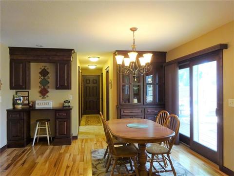702 S Bruce St, Marshall, MN 56258 photo 4