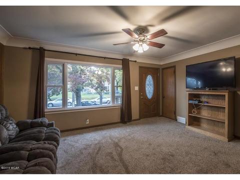 703 5th St SE, Willmar, MN 56201 photo 3