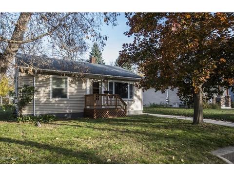 703 5th St SE, Willmar, MN 56201 photo 1