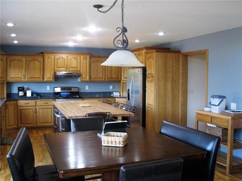 303 E Thomas Ave, Marshall, MN 56258 photo 4