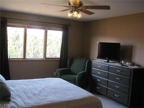 303 E Thomas Ave, Marshall, MN 56258 photo 8