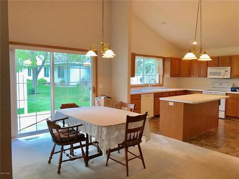 720 24th St SE, Willmar, MN 56201 photo 8