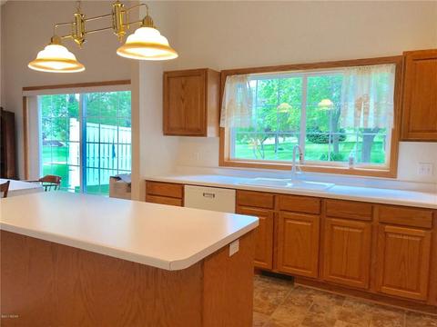 720 24th St SE, Willmar, MN 56201 photo 5