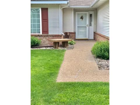 720 24th St SE, Willmar, MN 56201 photo 2
