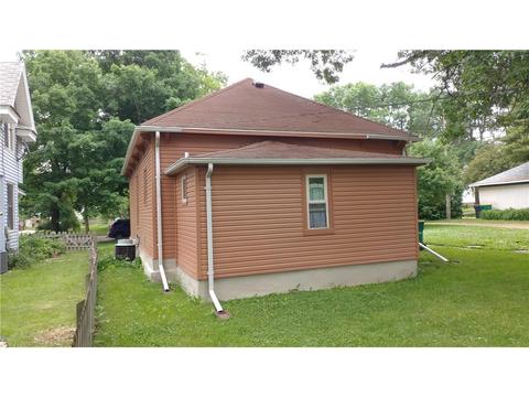 651 3rd St, Tracy, MN 56175 photo 2