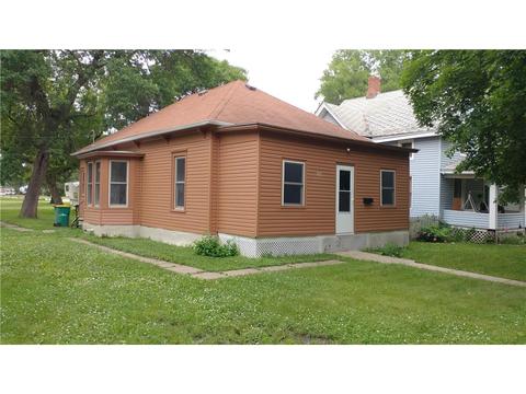 651 3rd St, Tracy, MN 56175 photo 1