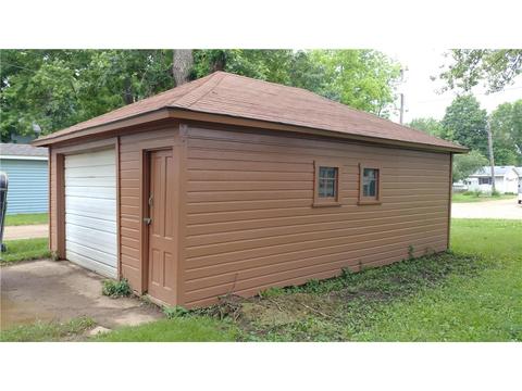 651 3rd St, Tracy, MN 56175 photo 3