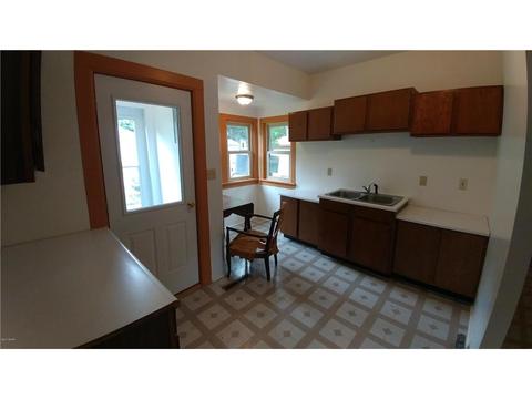 651 3rd St, Tracy, MN 56175 photo 4