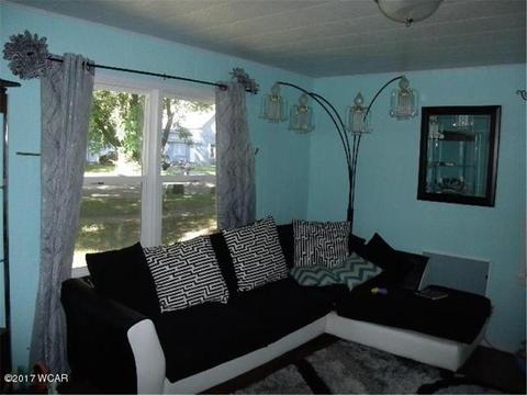 406 Lynd St, Marshall, MN 56258 photo 4