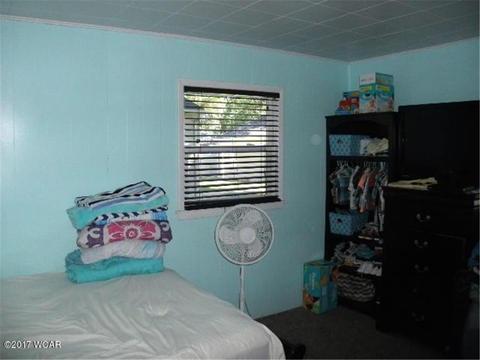 406 Lynd St, Marshall, MN 56258 photo 5