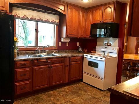 405 Lawrence St, Marshall, MN 56258 photo 2
