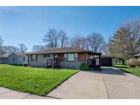 1020 Becker Ave SE, Willmar, MN 56201 photo 1