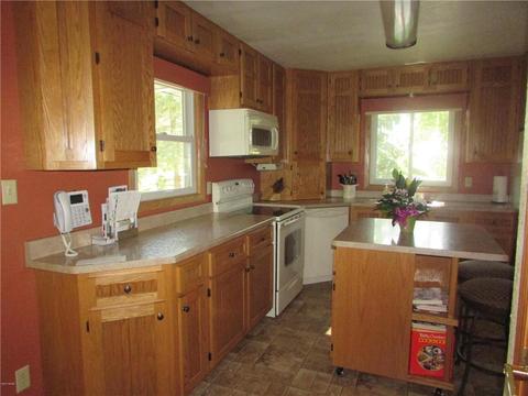 902 8th Ave NE, Pipestone, MN 56164 photo 2