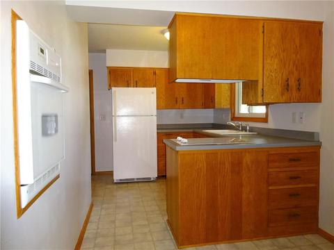 303 George St, Marshall, MN 56258 photo 6