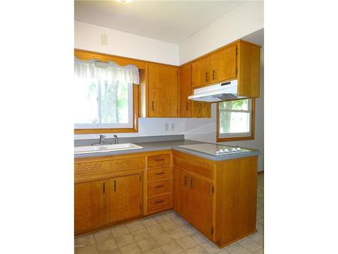 303 George St, Marshall, MN 56258 photo 5