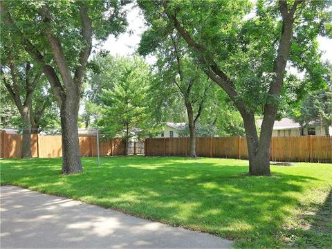 303 George St, Marshall, MN 56258 photo 17