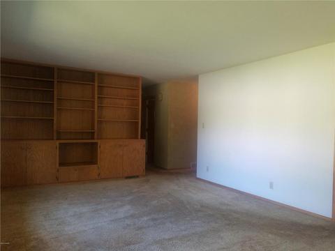 905 Pine Ave, Marshall, MN 56258 photo 7