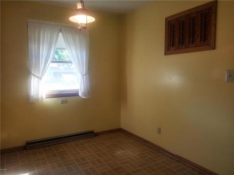 905 Pine Ave, Marshall, MN 56258 photo 4