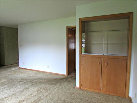 905 Pine Ave, Marshall, MN 56258 photo 6