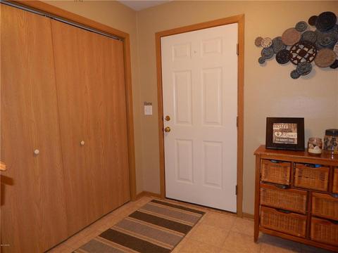 218 Oslo Ave, Marshall, MN 56258 photo 3