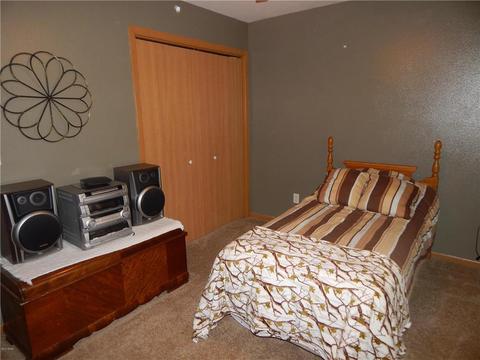 218 Oslo Ave, Marshall, MN 56258 photo 11