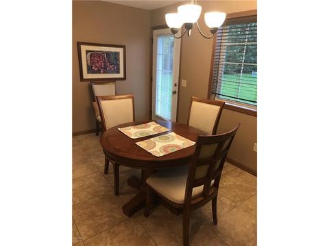 606 Genesis Ave, Marshall, MN 56258 photo 2