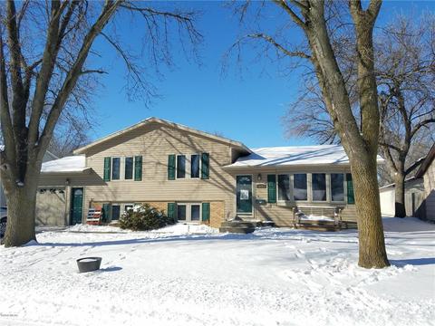 504 Lawrence St, Marshall, MN 56258 photo 1