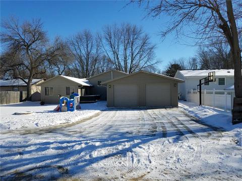 504 Lawrence St, Marshall, MN 56258 photo 3