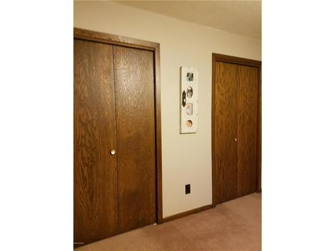 504 Lawrence St, Marshall, MN 56258 photo 17