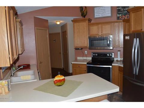 1307 19th Ave SE, Willmar, MN 56201 photo 2