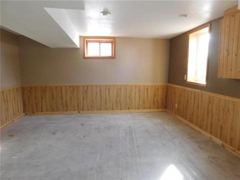 603 E Walnut Ave, Olivia, MN 56277 photo 13