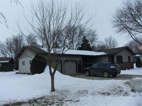 1108 E Lyon St, Marshall, MN 56258 photo 1