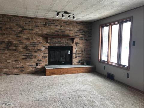 409 Williams St, Marshall, MN 56258 photo 3