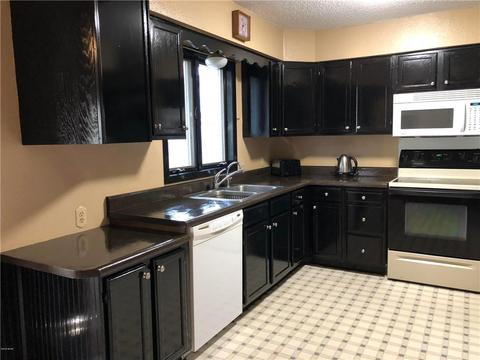 1404 Parkside Dr, Marshall, MN 56258 photo 4