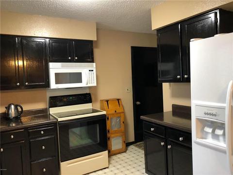 1404 Parkside Dr, Marshall, MN 56258 photo 3