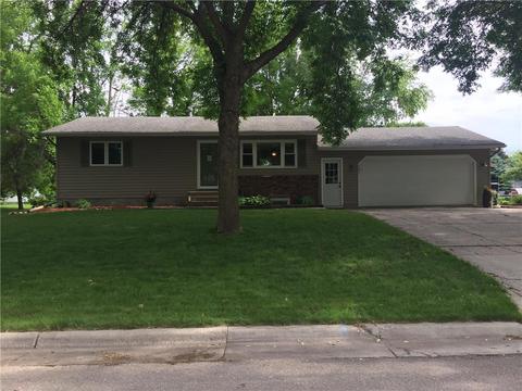 701 26th Ave SW, Willmar, MN 56201 photo 1
