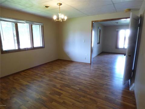 1509 3rd Ave, Windom, MN 56101 photo 2